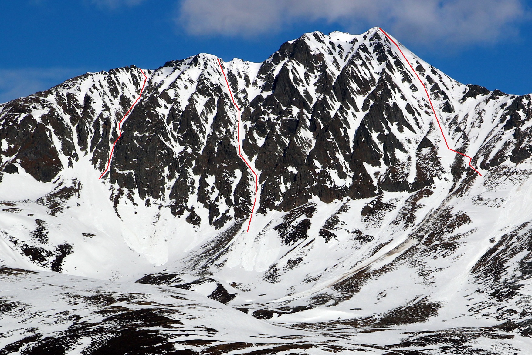 links 17.2.2015 300hm|42°|46° mitte 27.1.2013. 350hm|43°|54°|4,4 rechts mehrere Befahrungen 300hm|39°|45°