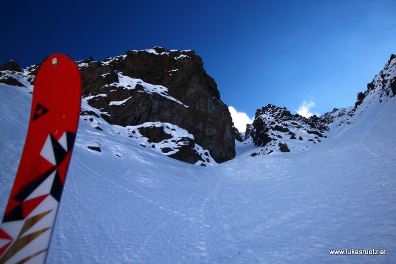 langsam wirds eng. ski auf rucksack