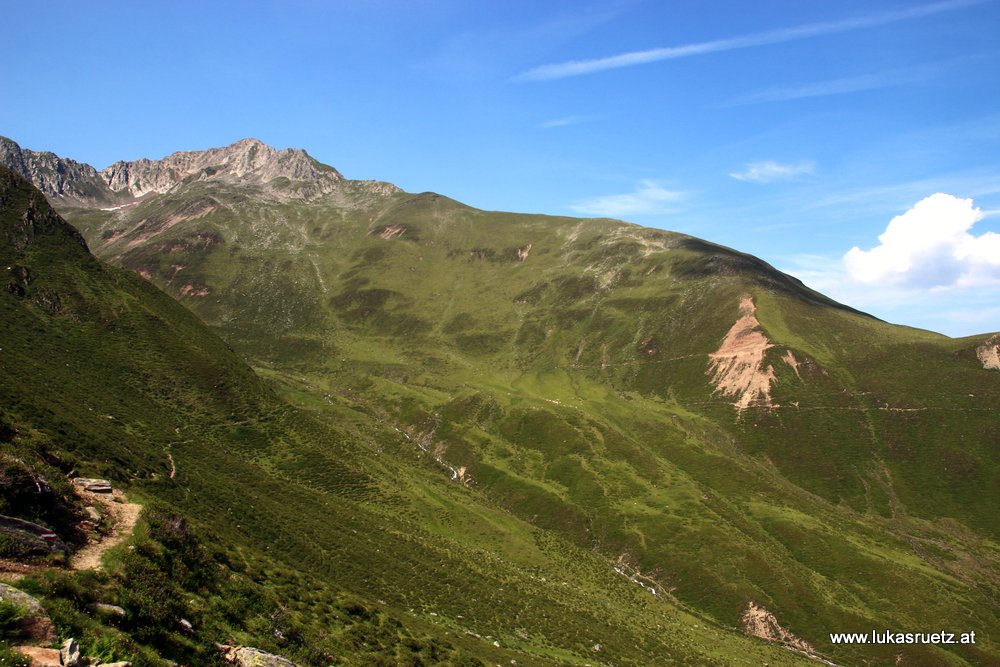 im Kanzigbachtal, links Hocheder