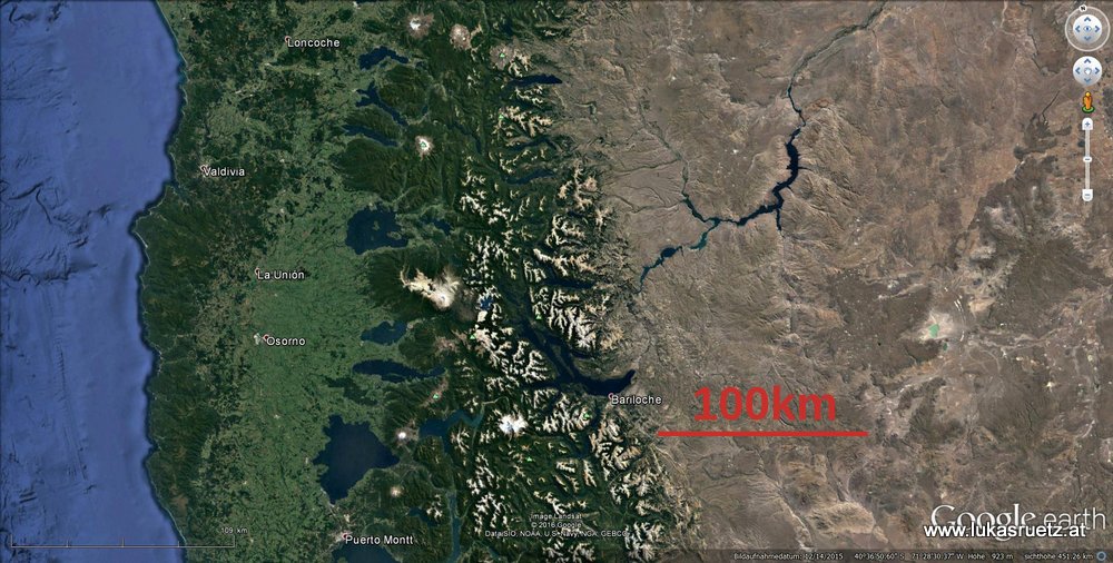 die riesigen Seen an beiden Seiten des Gebirgszuges
