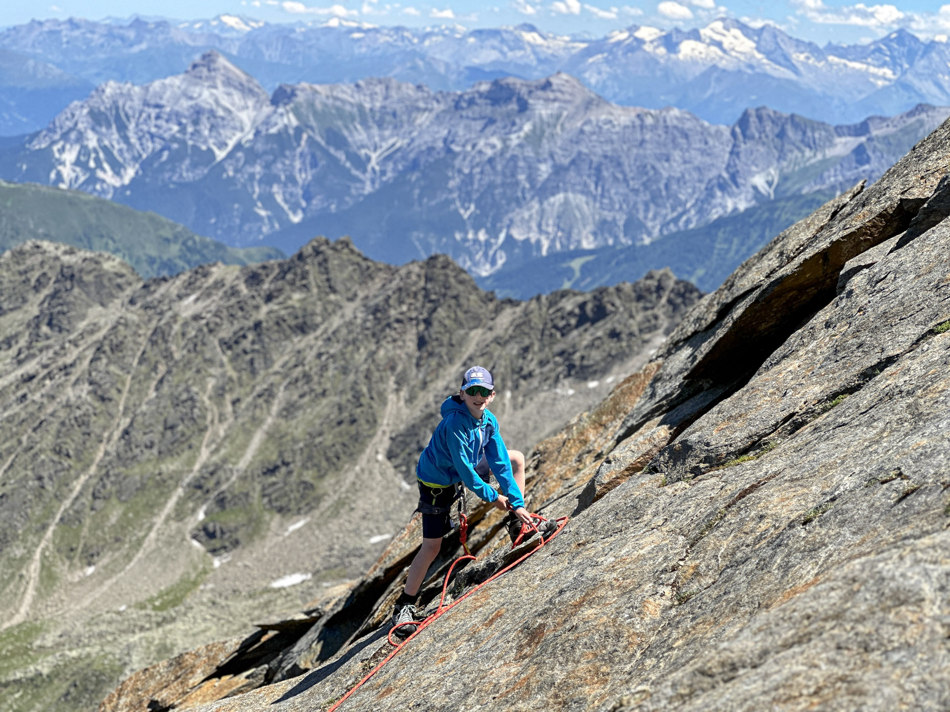 Schon 20 Dreitausender und bald 100 Gipfel: Interview mit dem 10-jährigen Bergsteiger Florian Zach aus Götzens